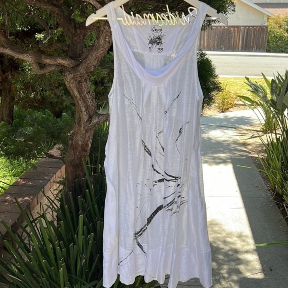 Charm dress size S sleeveless faux pocket lightweight‎ white art to wear.